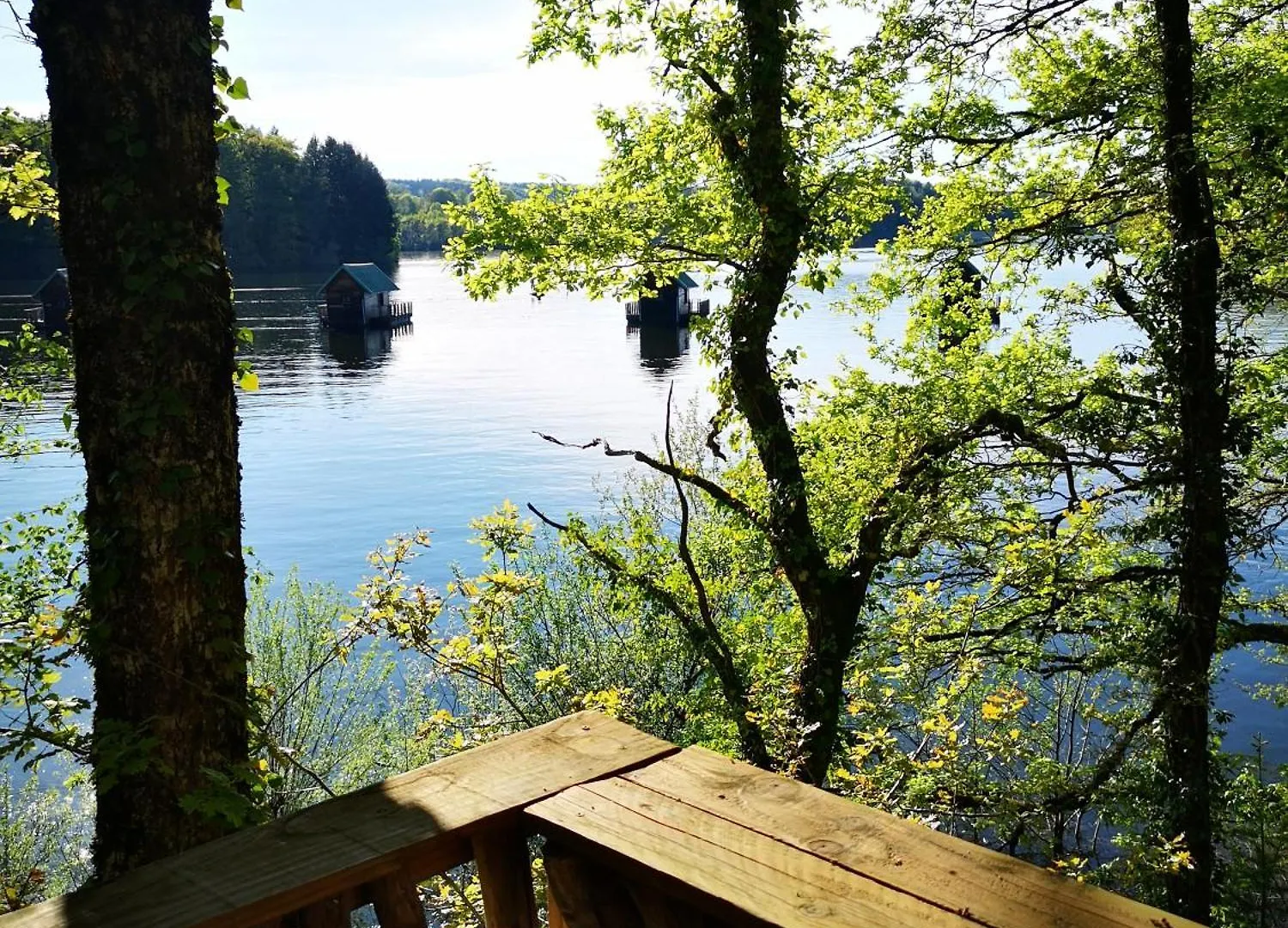 Campsite Les Cabanes Au Bord Du Lac Saint-Gerons