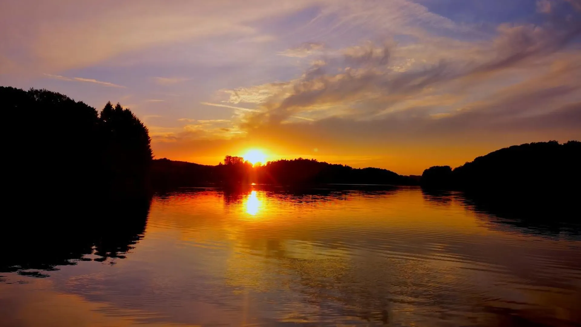 Campsite Les Cabanes Au Bord Du Lac Saint-Gerons